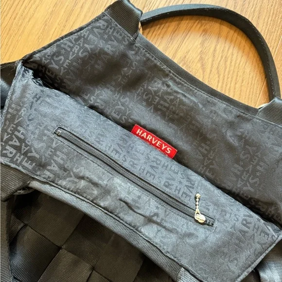 EUC Harveys Seatbelt Bag - Large Stella Tote - Black - Picture 8 of 12